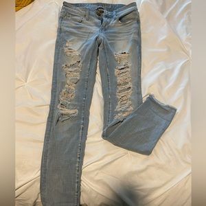 American eagle light wash ripped skinny jeans, size 2